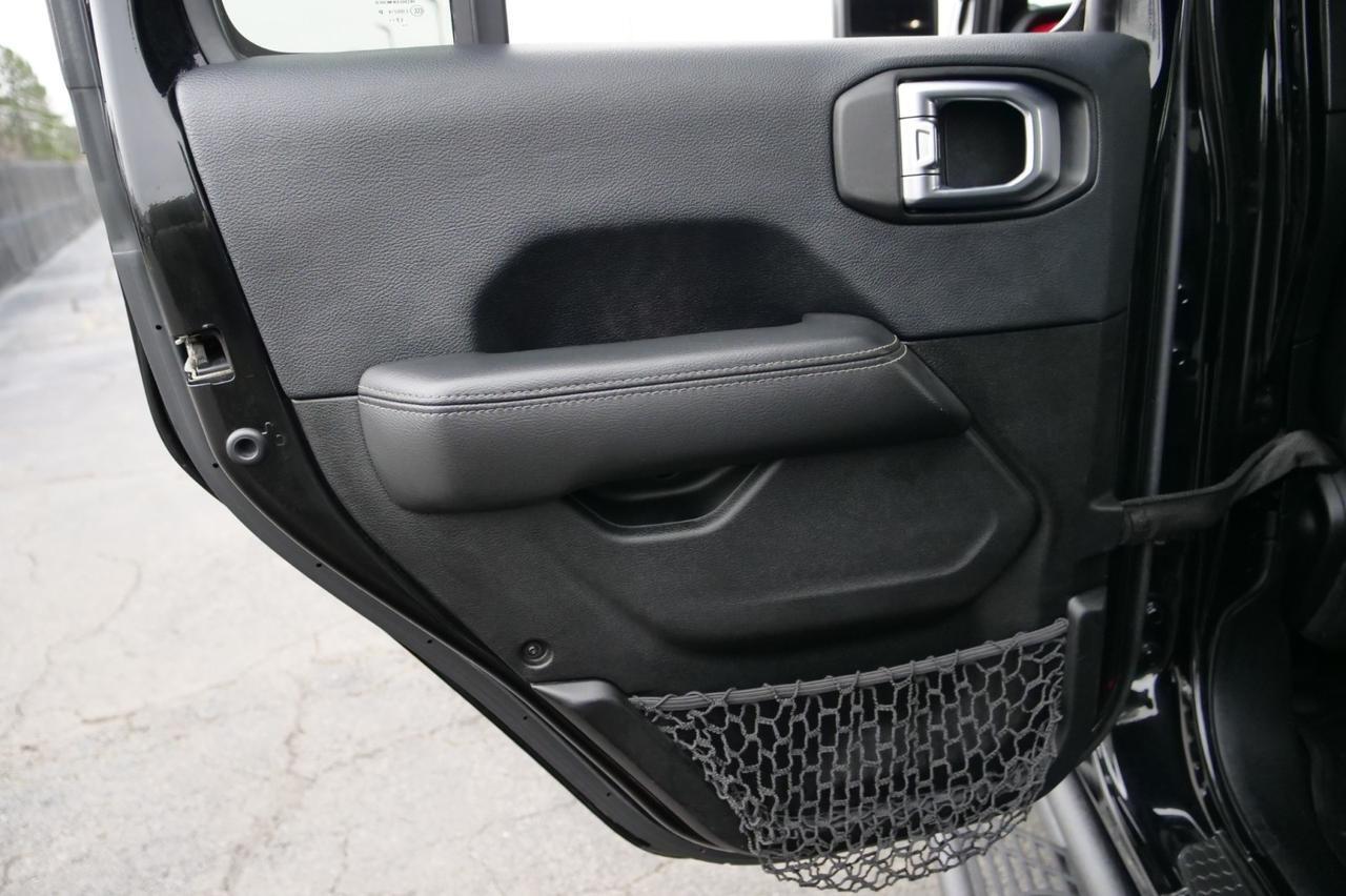 2018 Jeep Wrangler Unlimited Sahara 4X4 / Cold Weather Group / Leather Seats! Lincolnton NC