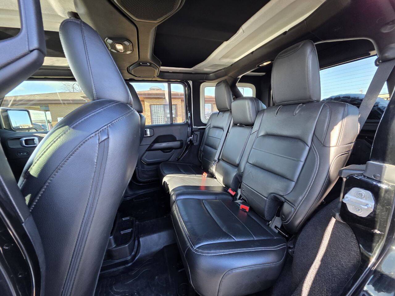 2018 Jeep Wrangler Unlimited Sahara 4x4 4dr SUV (midyear release) Eldridge IA