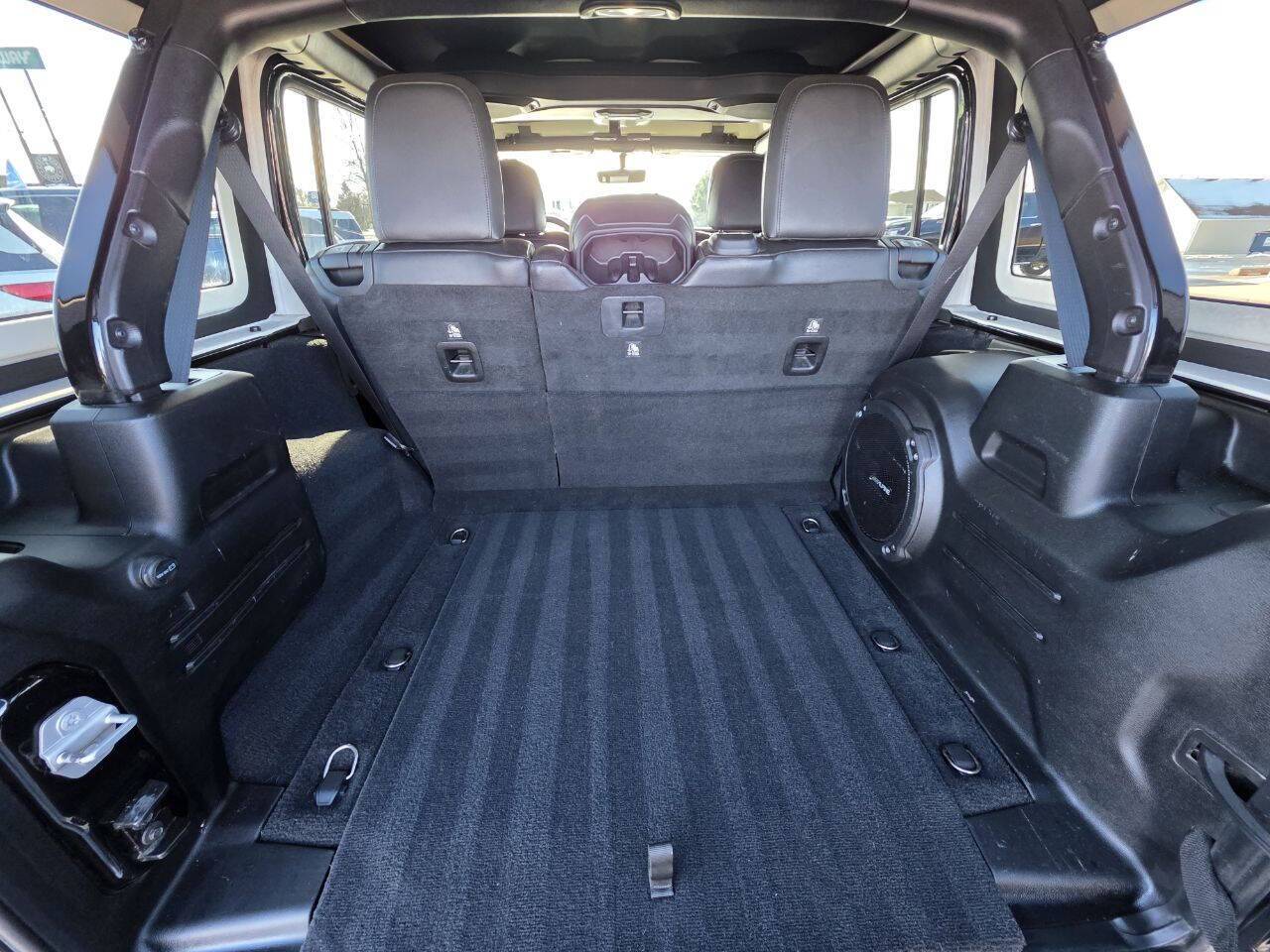 2018 Jeep Wrangler Unlimited Sahara 4x4 4dr SUV (midyear release) Eldridge IA