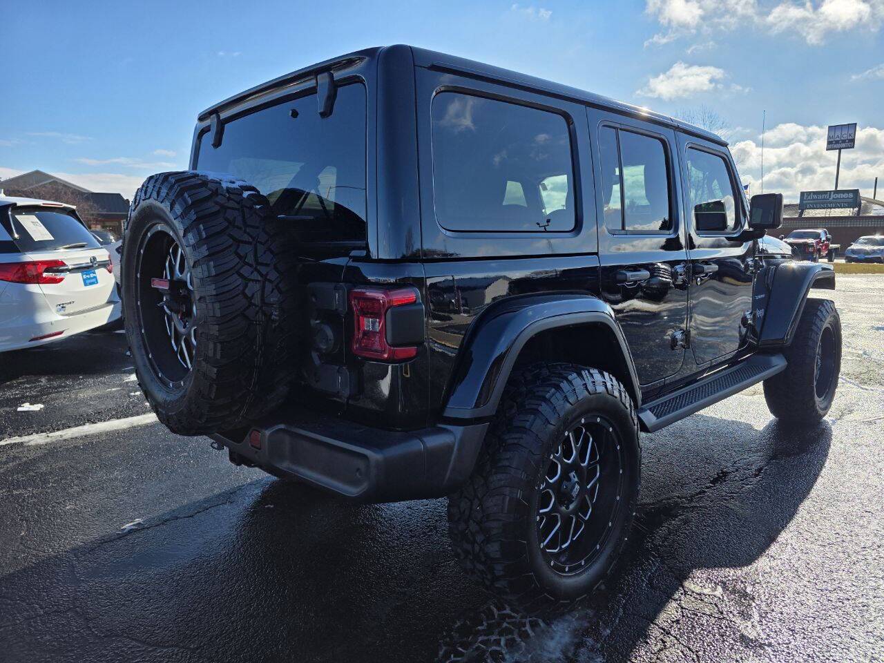 2018 Jeep Wrangler Unlimited Sahara 4x4 4dr SUV (midyear release) Eldridge IA