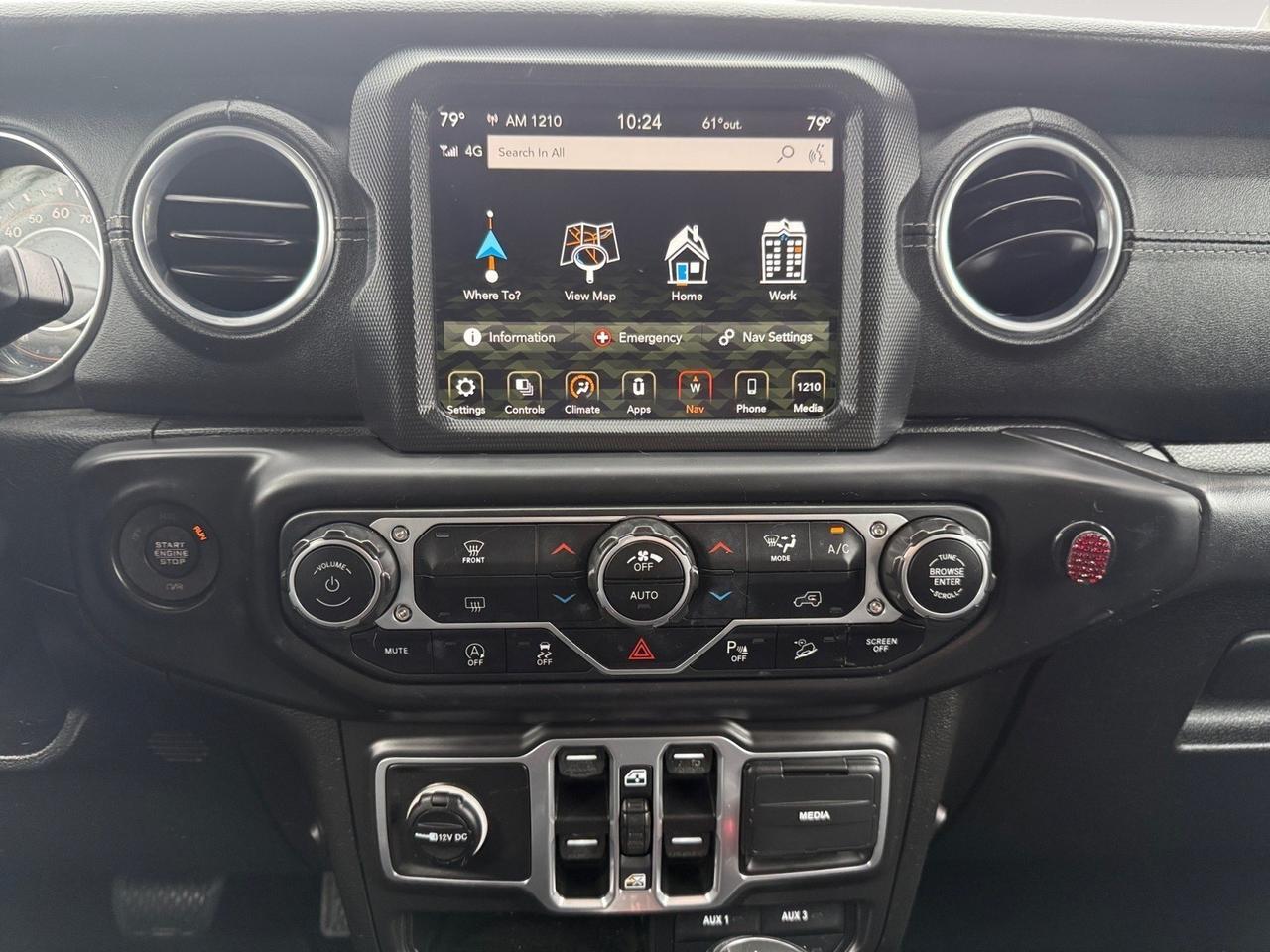 2018 Jeep Wrangler Unlimited Sahara, APPLE CARPLAY/ANDROID AUTO, 4X4, POWER MIRRORS, HEATED MIRRORS, REMOTE START, TOW PACKAGE, COME AND TEST DRIVE TODAY! Norfolk VA