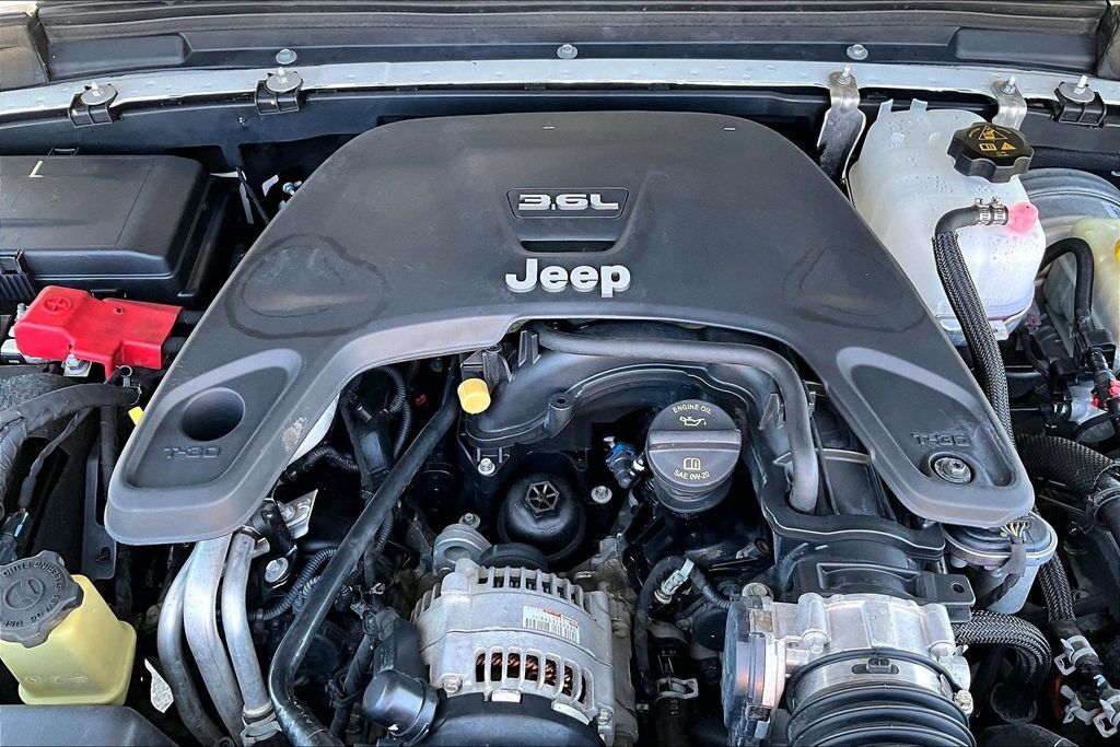 2018 Jeep Wrangler Unlimited Sahara OR