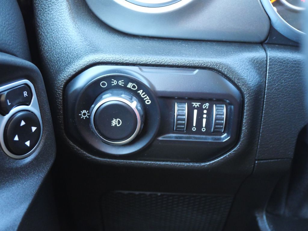 2018 Jeep Wrangler Unlimited Sahara Mt Pleasant MI