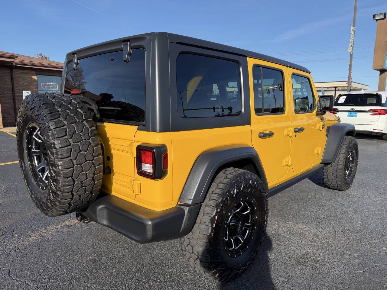 2018 Jeep Wrangler Unlimited Sport 4x4 4dr SUV (midyear release) Eldridge IA