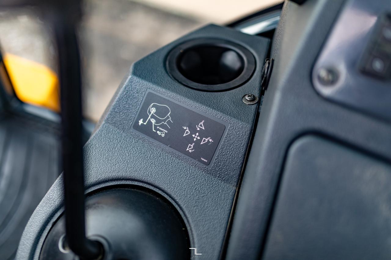 2018 John Deere 710L 4WD Loader Backhoe Diesel Red Deer AB