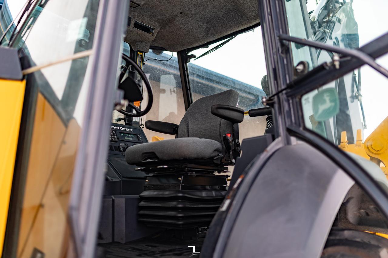 2018 John Deere 710L 4WD Loader Backhoe Diesel Red Deer AB