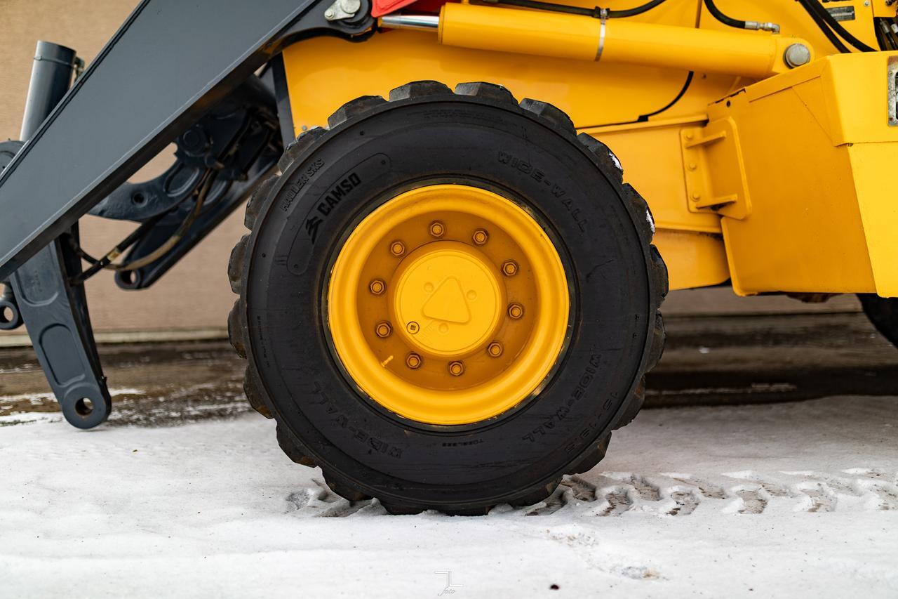 2018 John Deere 710L 4WD Loader Backhoe Diesel Red Deer AB