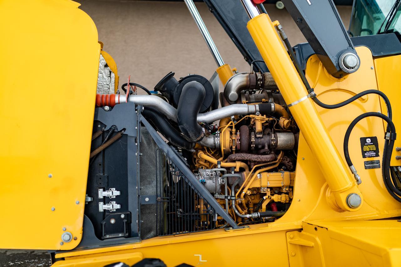 2018 John Deere 710L 4WD Loader Backhoe Diesel Red Deer AB