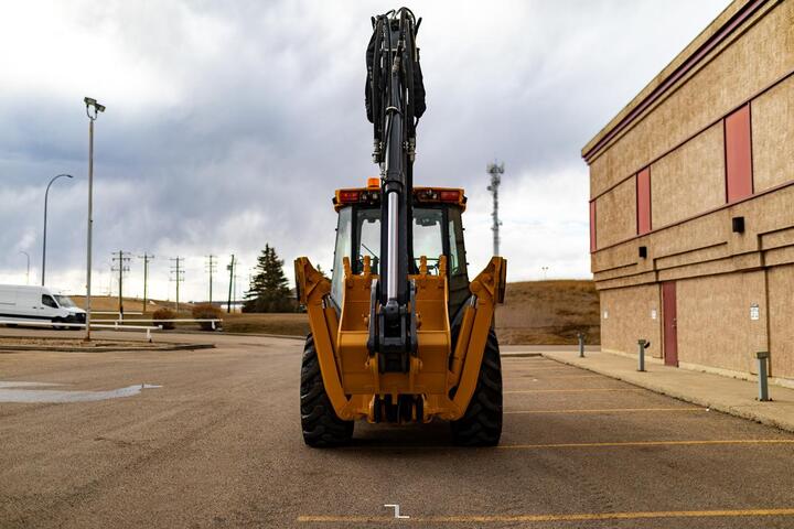 2018 John Deere 710L 4WD Loader Backhoe Diesel Red Deer AB