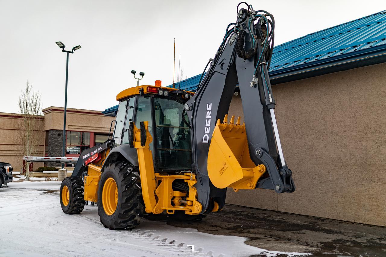 2018 John Deere 710L 4WD Loader Backhoe Diesel Red Deer AB