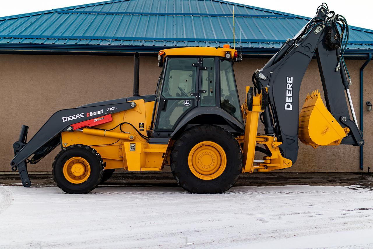 2018 John Deere 710L 4WD Loader Backhoe Diesel Red Deer AB