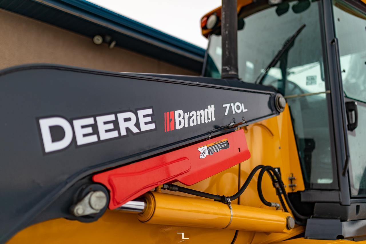 2018 John Deere 710L 4WD Loader Backhoe Diesel Red Deer AB
