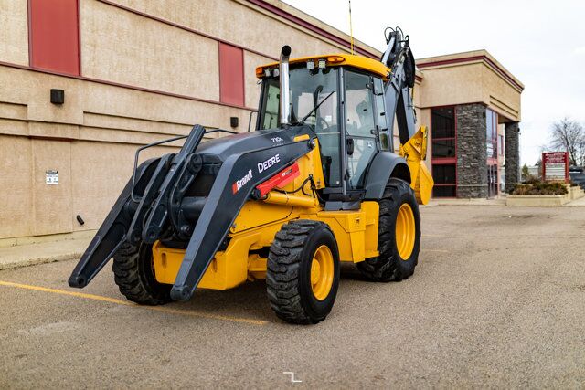 2018 John Deere 710L 4WD Loader Backhoe Diesel Red Deer AB