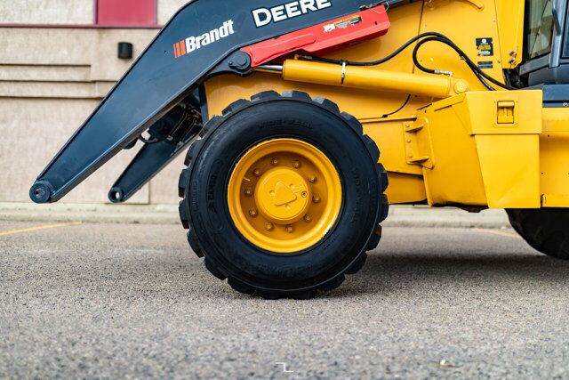 2018 John Deere 710L 4WD Loader Backhoe Diesel Red Deer AB