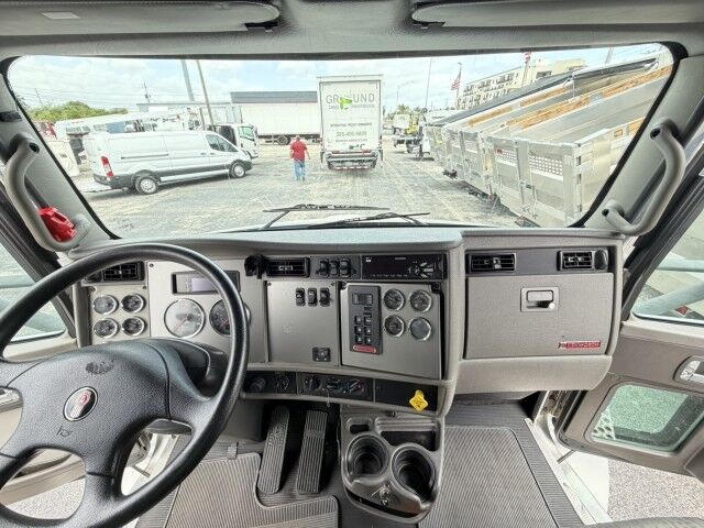 2018 Kenworth T370 26' Dry Box Truck with 2,500 lbs. Lift Gate Homestead FL