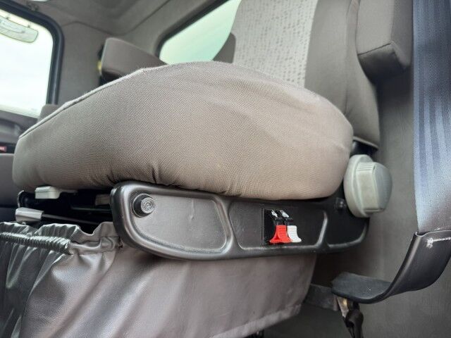 2018 Kenworth T370 26' Dry Box Truck with 2,500 lbs. Lift Gate Homestead FL