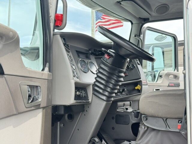 2018 Kenworth T370 26' Dry Box Truck with 2,500 lbs. Lift Gate Homestead FL