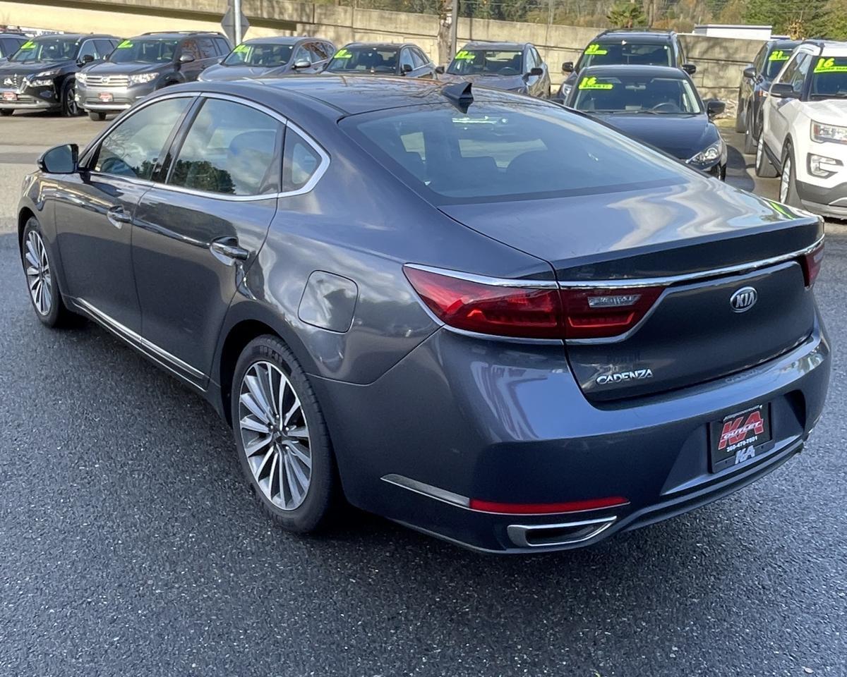 2018 Kia Cadenza Premium Sedan 4D