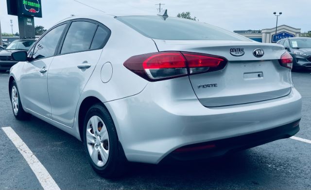 2018 Kia Forte- SD LX