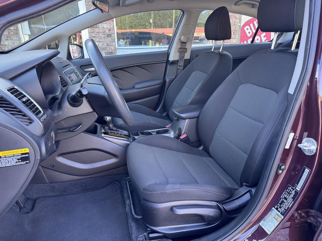 2018 Kia FORTE LX - Photo 12