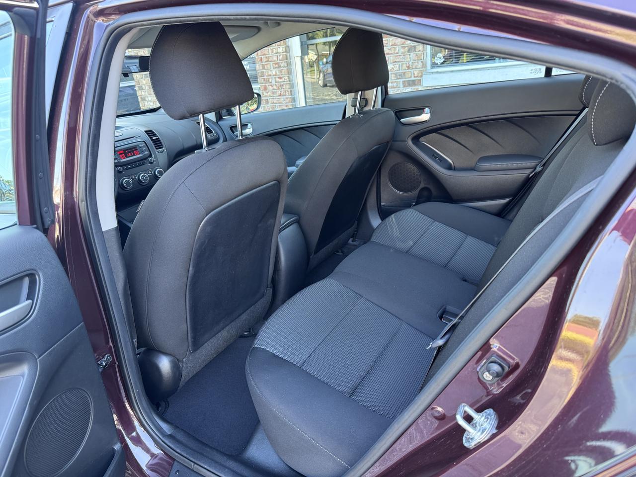 2018 Kia FORTE LX - Photo 20