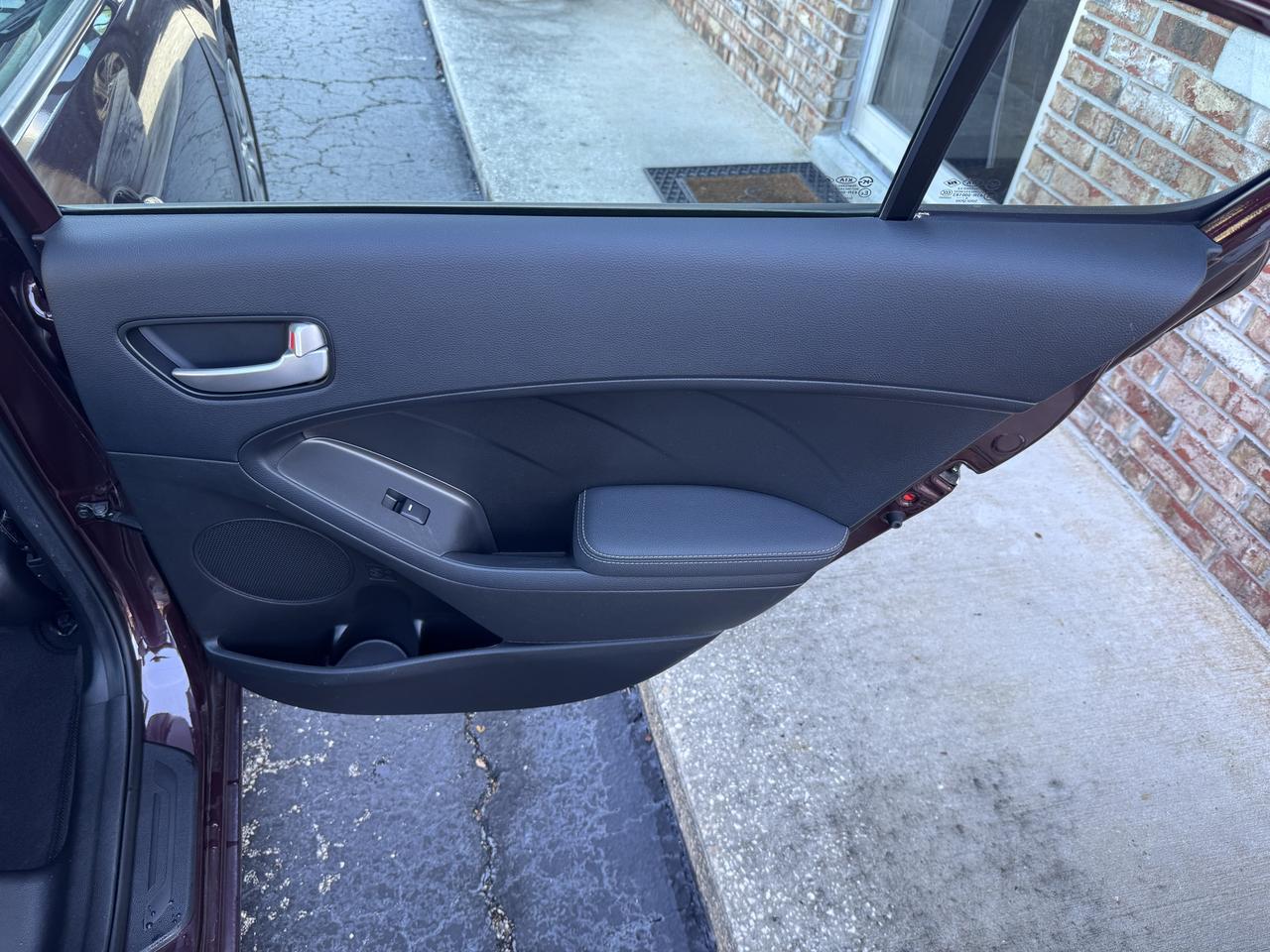 2018 Kia FORTE LX - Photo 32
