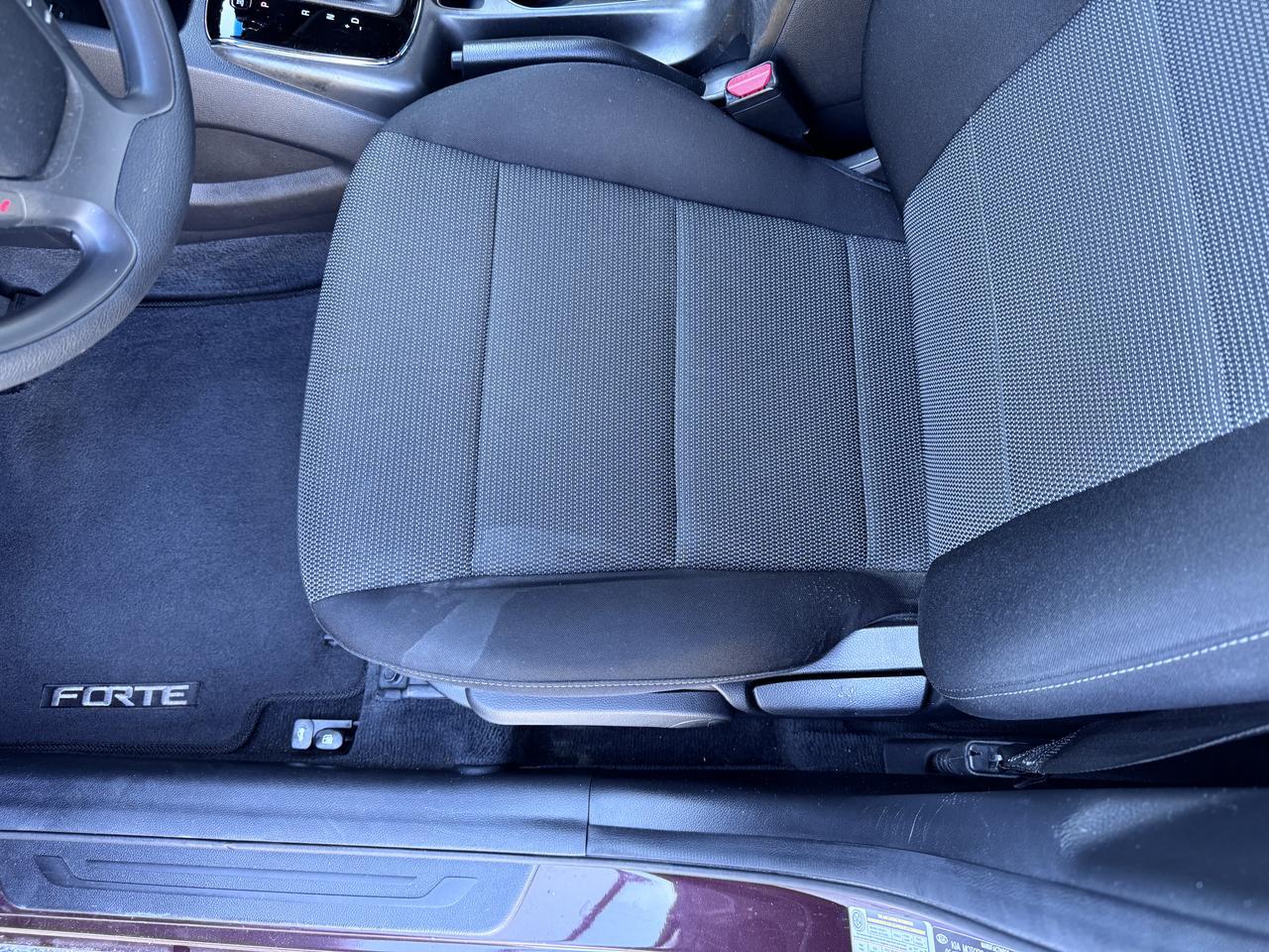 2018 Kia FORTE LX - Photo 14