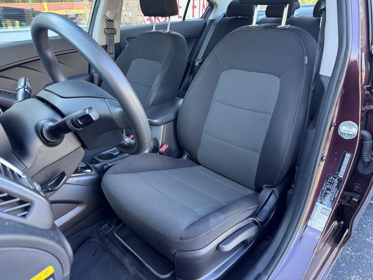 2018 Kia FORTE LX - Photo 15