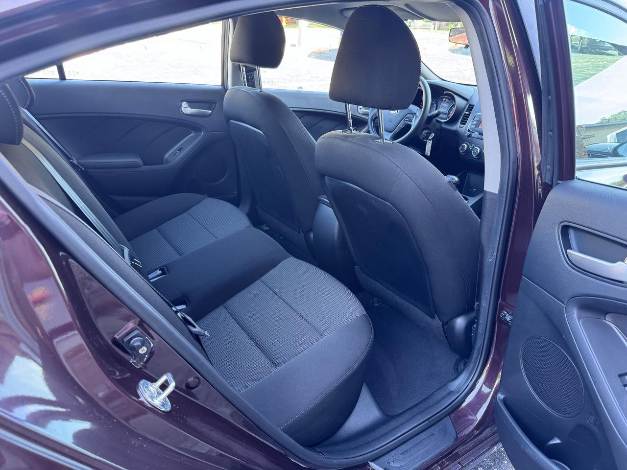 2018 Kia FORTE LX - Photo 28