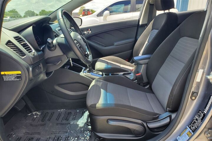 2018 Kia Forte S  TX