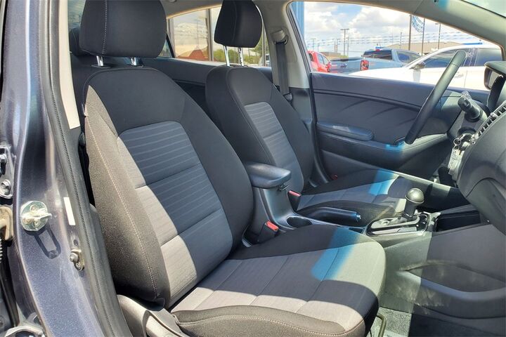 2018 Kia Forte S  TX