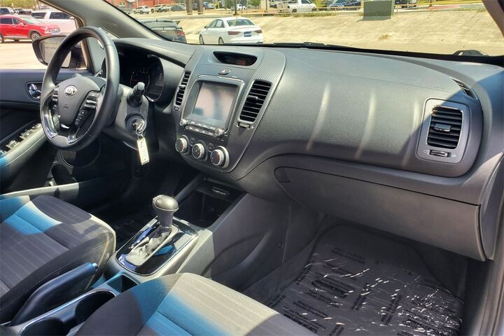 2018 Kia Forte S  TX