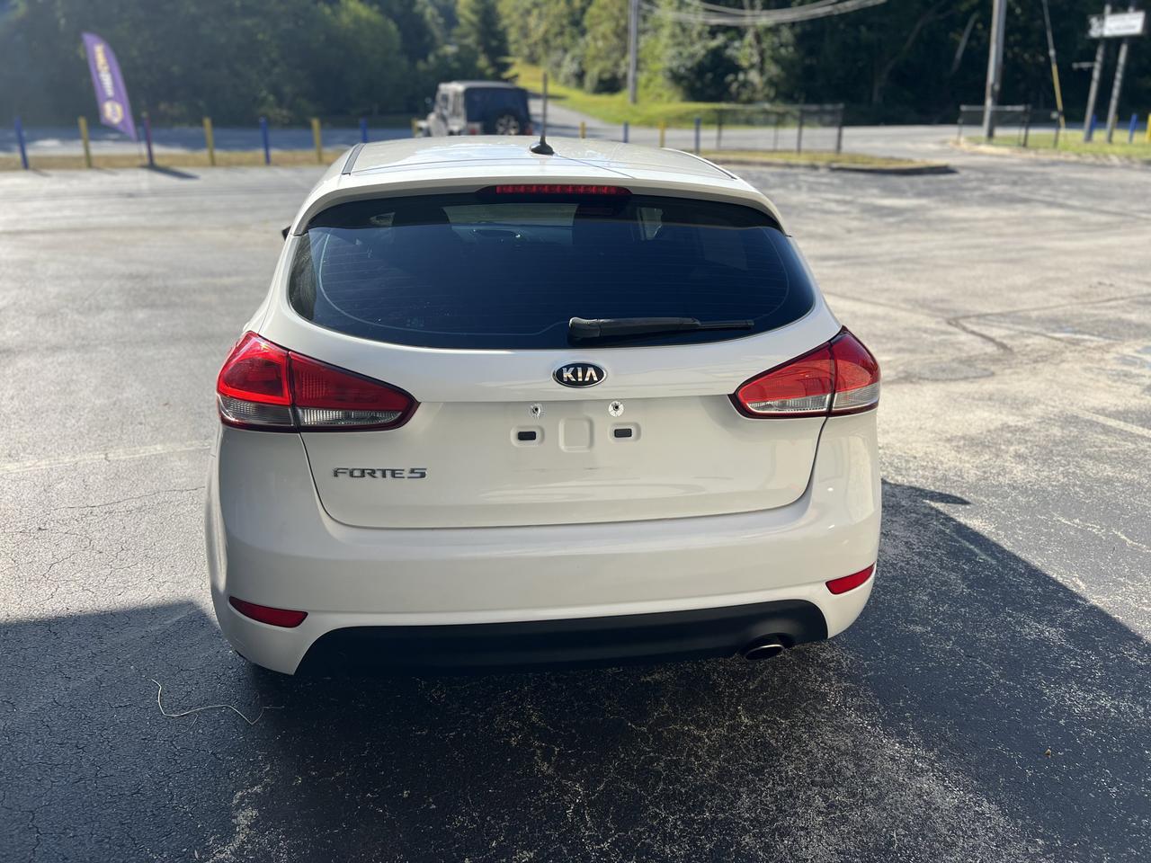 2018 Kia Forte LX photo 5