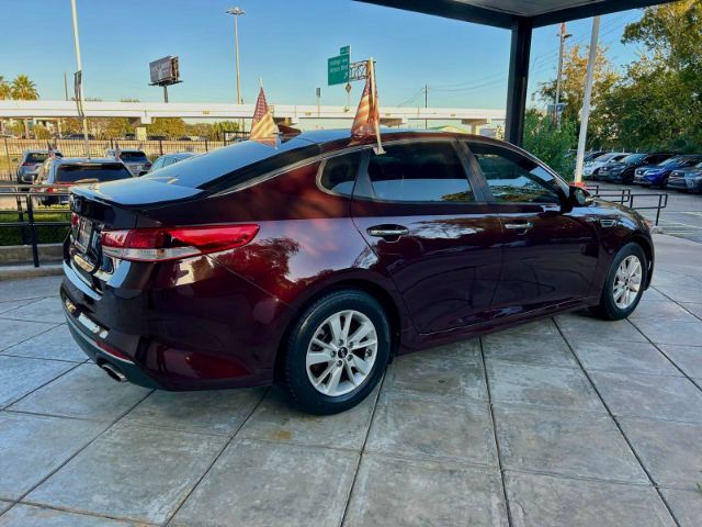 2018 Kia Optima LX photo 4