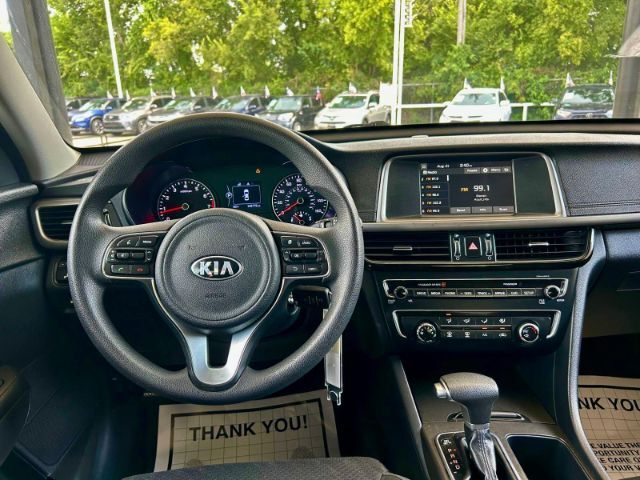 2018 Kia Optima LX photo 9