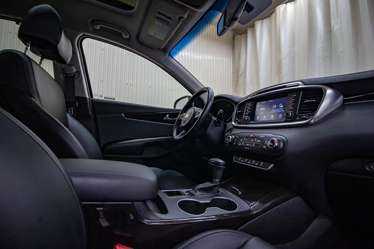 2018 Kia Sorento AWD EX+ 7 Passenger Leather Roof BCam Red Deer AB