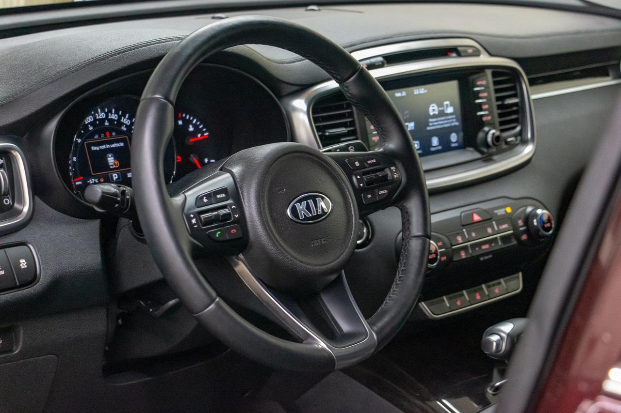 2018 Kia Sorento AWD EX+ 7 Passenger Leather Roof BCam Red Deer AB