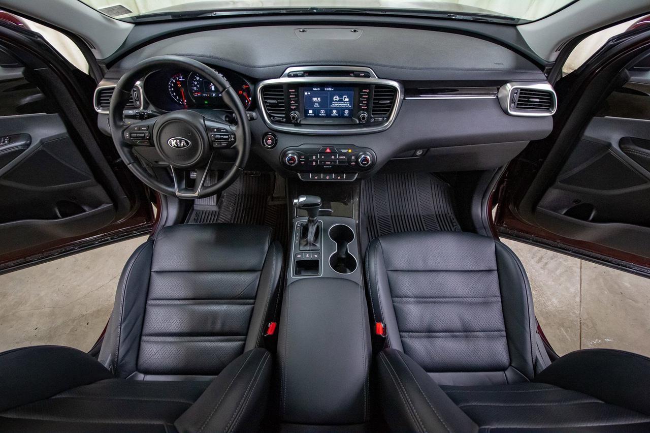 2018 Kia Sorento AWD EX+ 7 Passenger Leather Roof BCam Red Deer AB