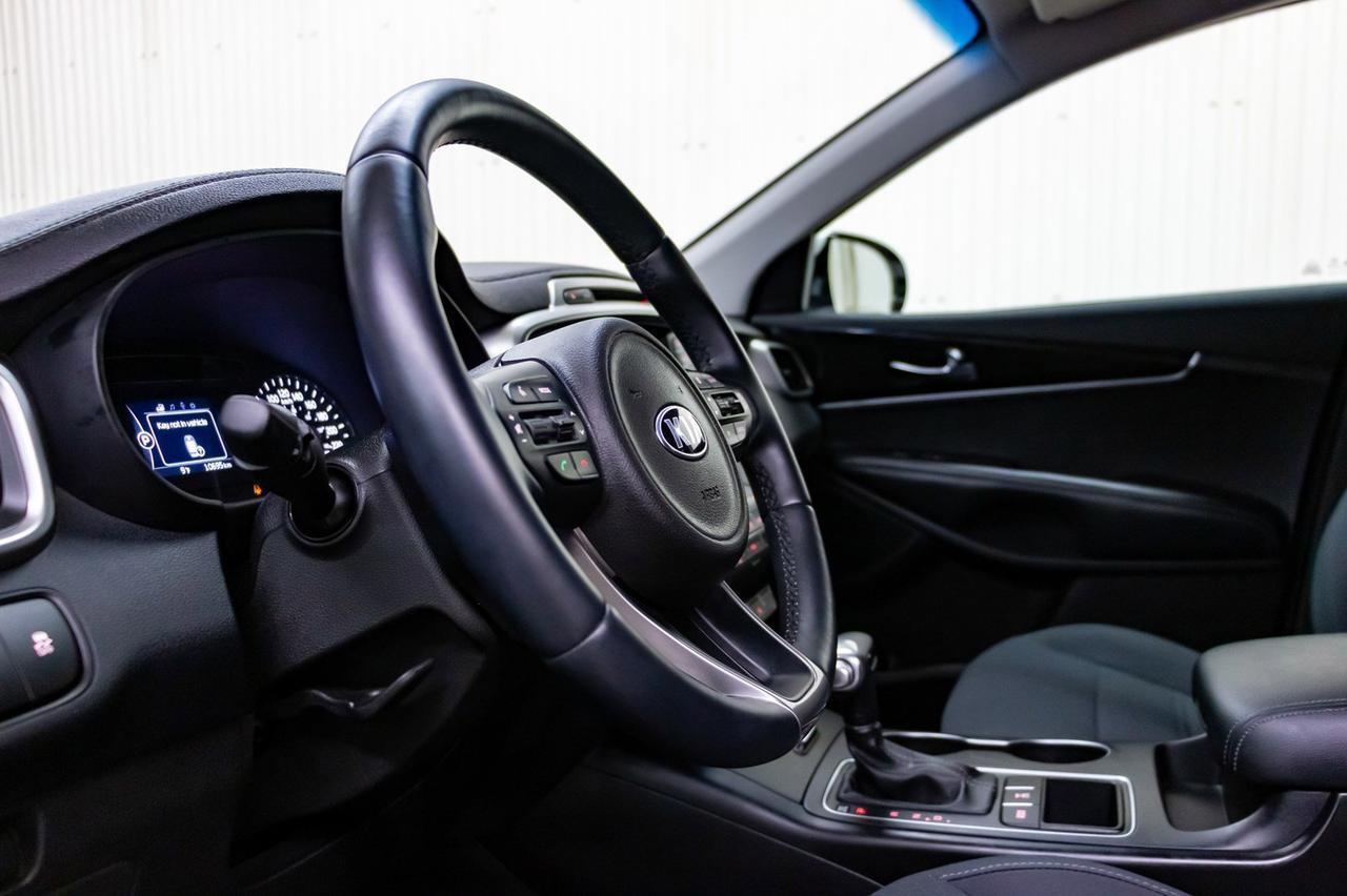 2018 Kia Sorento AWD LX Turbo BCam Hseat Red Deer AB