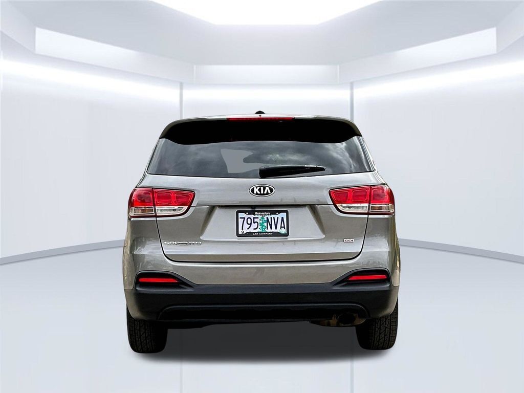 2018 Kia Sorento L - Photo 6