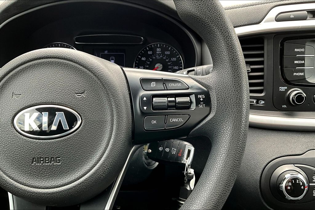 2018 Kia Sorento L - Photo 25