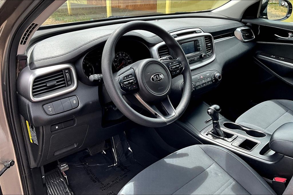 2018 Kia Sorento L - Photo 18