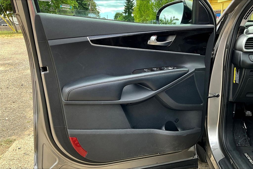 2018 Kia Sorento L - Photo 22
