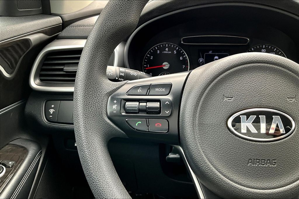 2018 Kia Sorento L - Photo 24