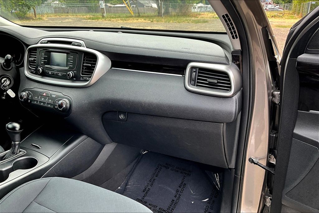 2018 Kia Sorento L - Photo 19