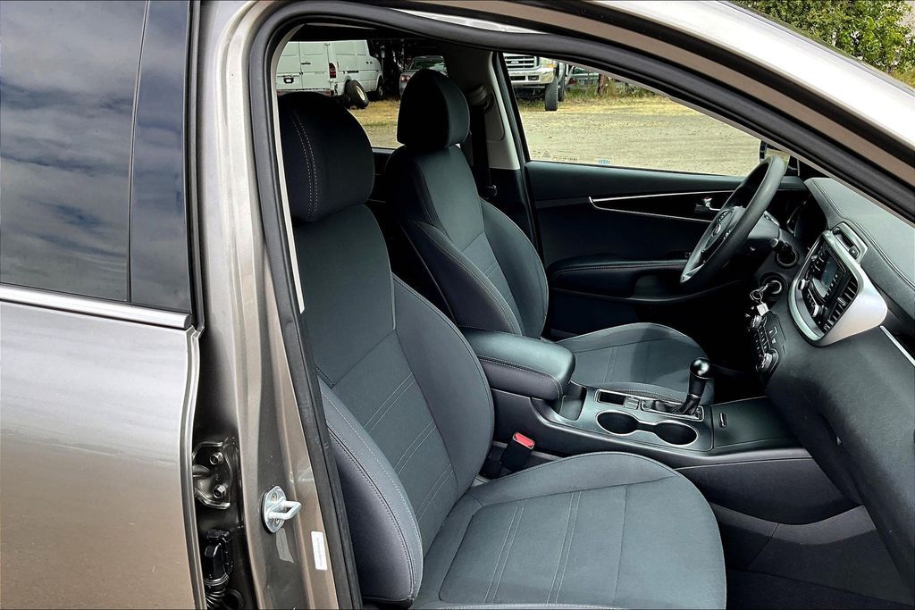 2018 Kia Sorento L - Photo 10