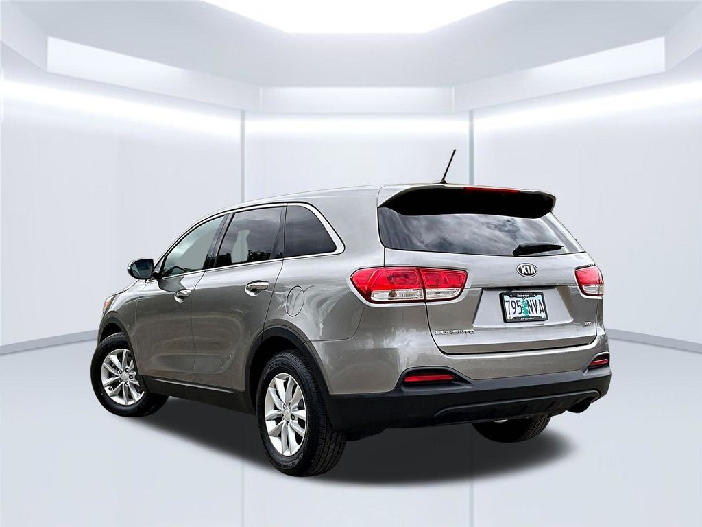 2018 Kia Sorento L - Photo 13