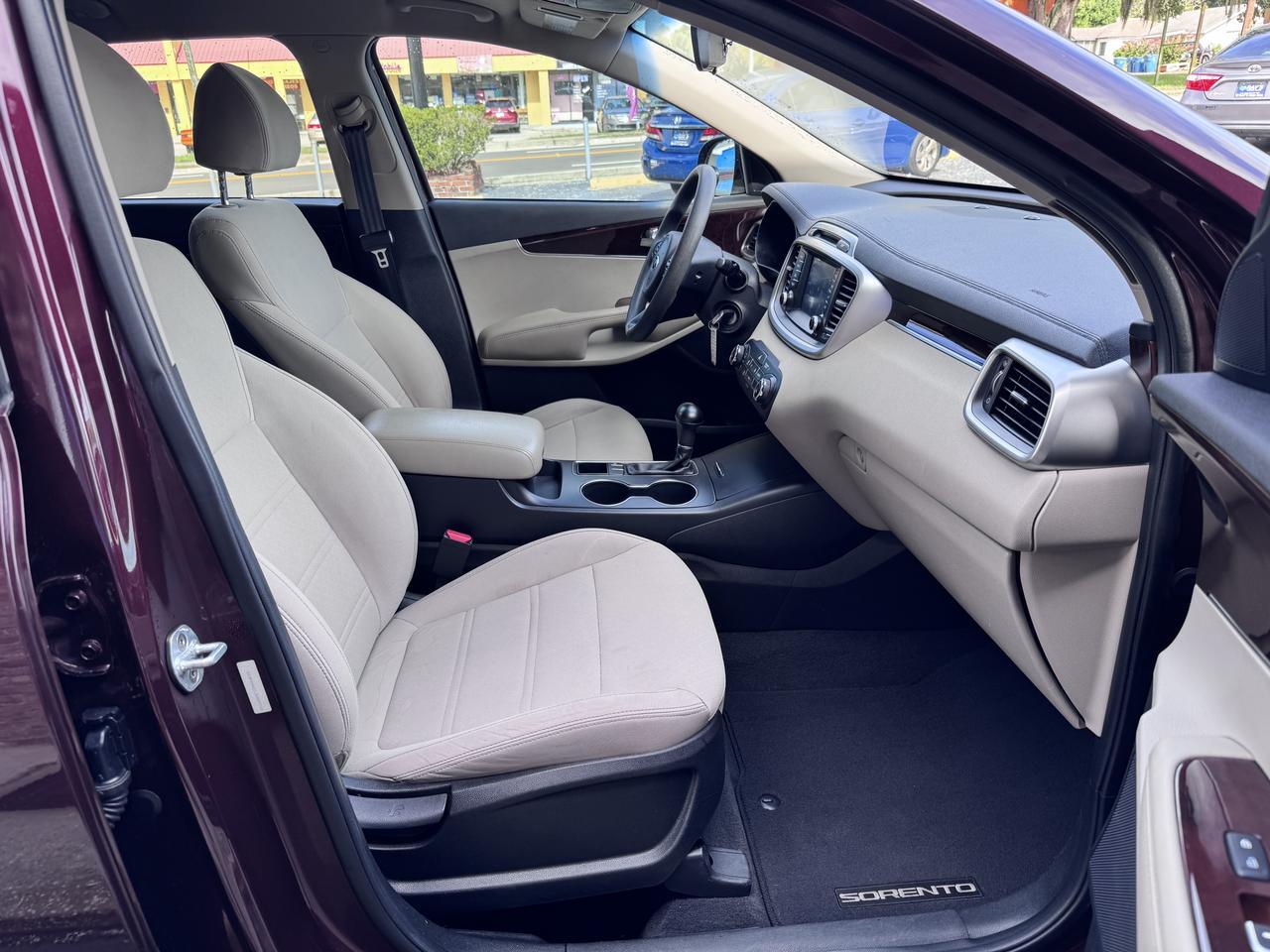 2018 Kia Sorento LX - Photo 30