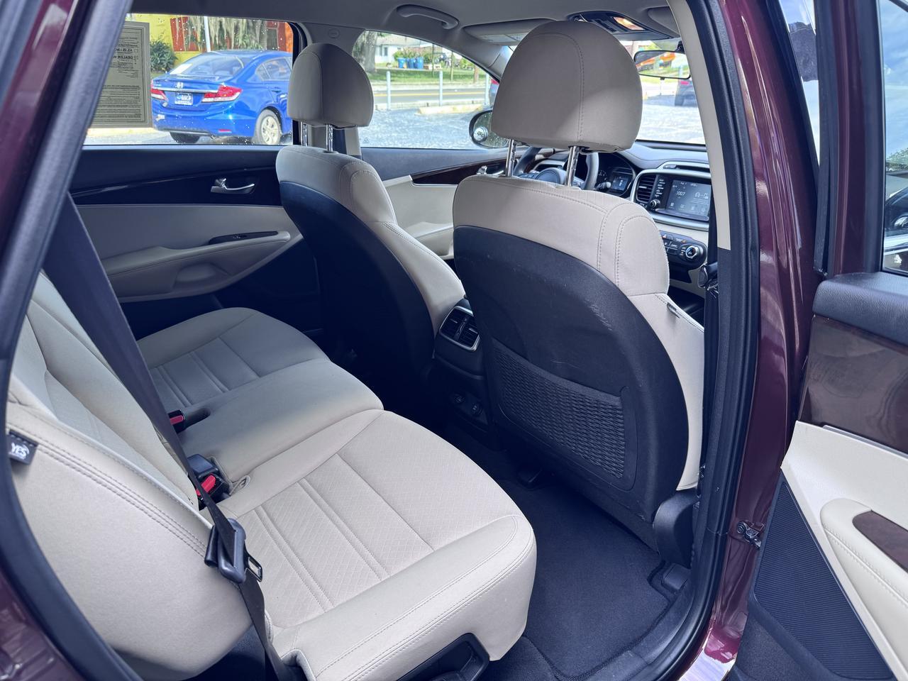 2018 Kia Sorento LX - Photo 25