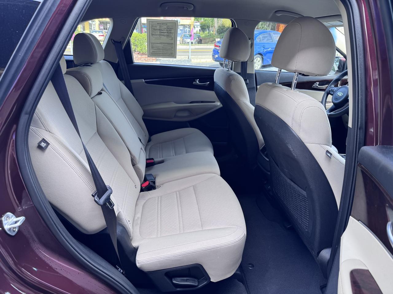 2018 Kia Sorento LX - Photo 24